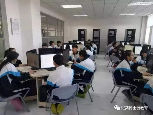 計算機類專業(yè)與計算機技術(shù)培訓(xùn) 核心區(qū)別與職業(yè)路徑解析